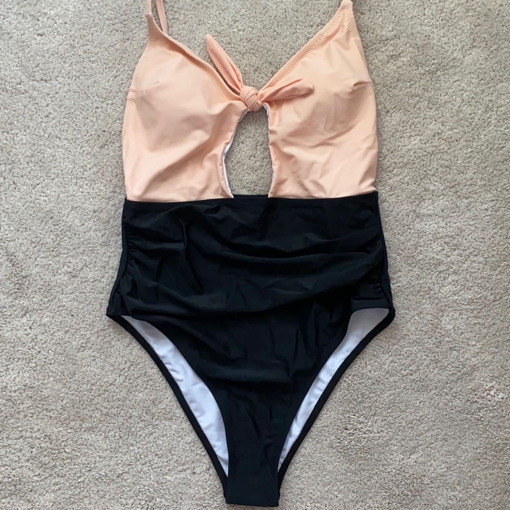 3/$21 Cupshe One piece bathing suit